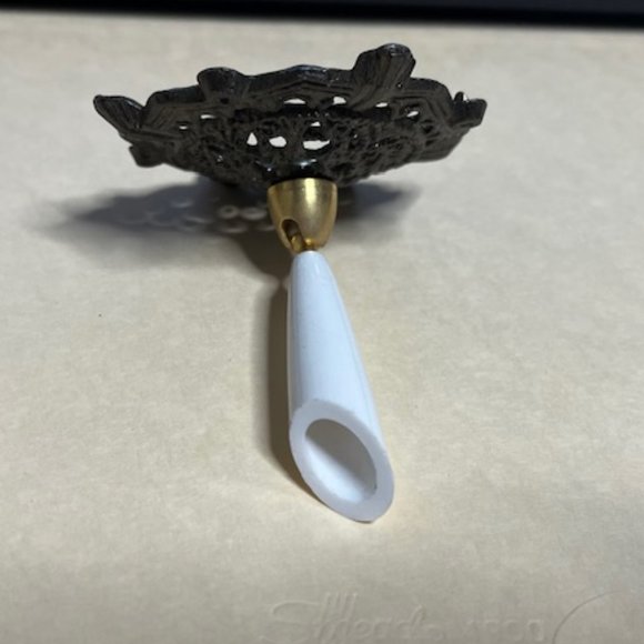 VTG Pen Holder Desk Wedding Reception Brass Ornate Filigree Metal Base 3" - Picture 7 of 9